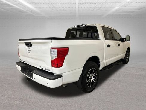 Used 2024 Nissan Titan SV w/ SV Convenience Package AWD/4WD image 7