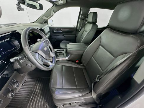 Used 2024 Chevrolet Silverado 1500 LTZ RWD image 13