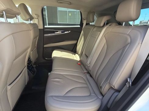 Used 2022 Lincoln Nautilus Reserve AWD/4WD image 12
