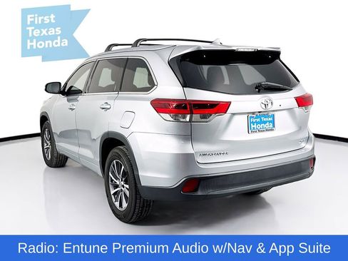 Used 2018 Toyota Highlander XLE image 6