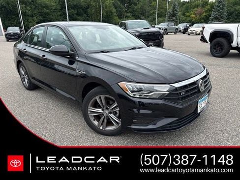 Used 2021 Volkswagen Jetta R-Line w/ R-Line Cold Weather Package FWD image 1