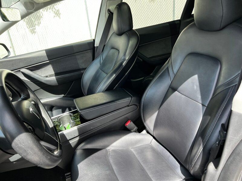 Used 2021 Tesla Model Y Long Range AWD/4WD image 16