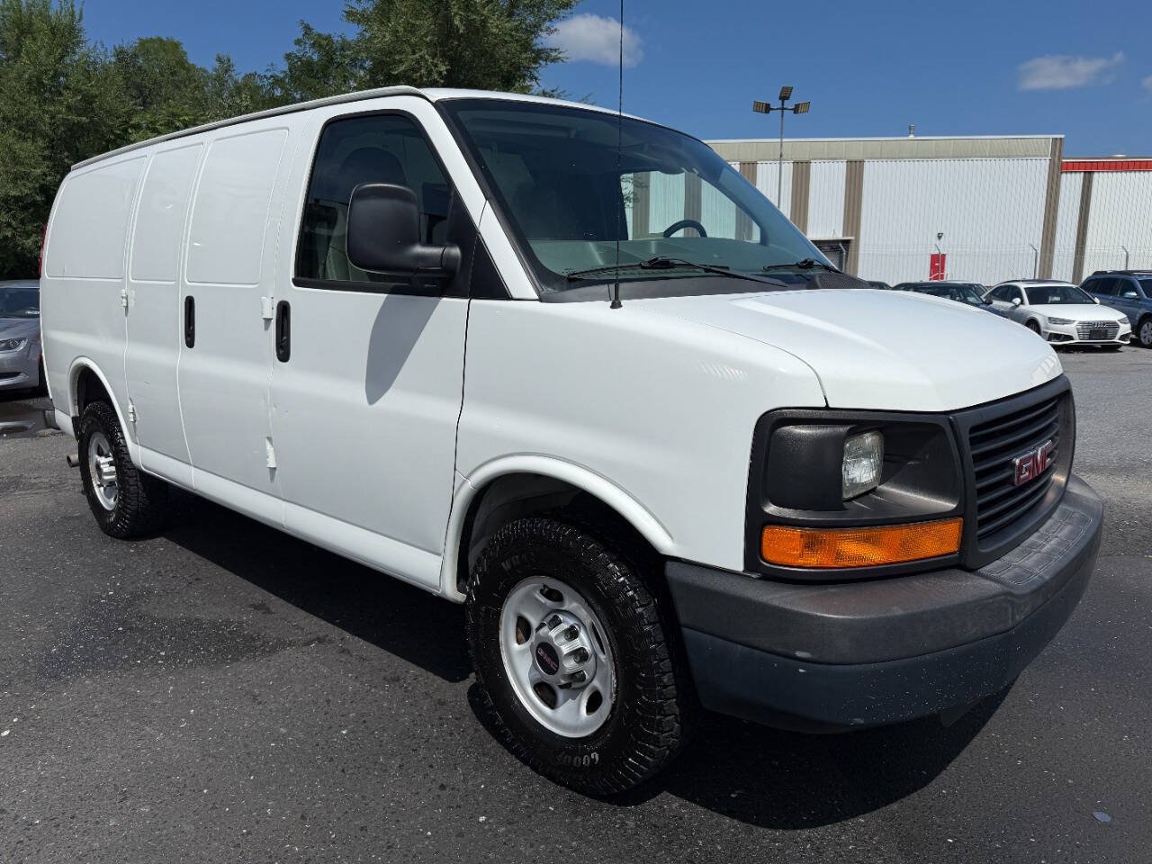 Used 2013 GMC Savana 2500 RWD image 3