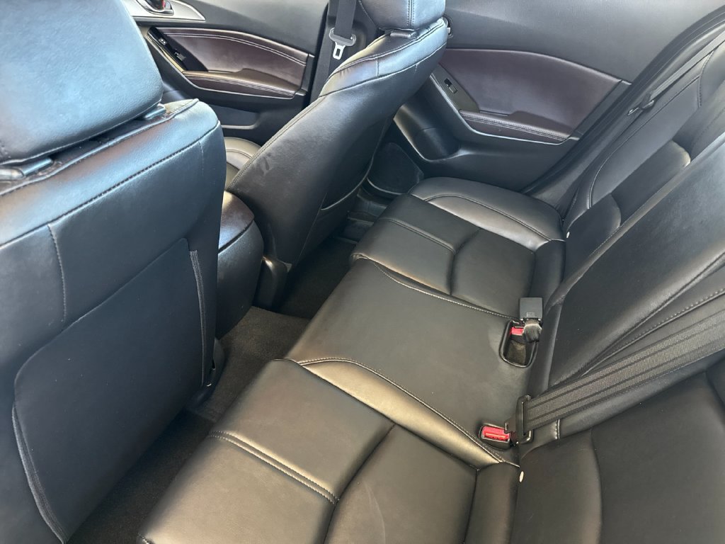 Used 2017 MAZDA MAZDA3 Touring FWD image 11