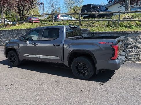 Used 2025 Toyota Tundra Platinum w/ TRD Off-Road Package AWD/4WD image 7