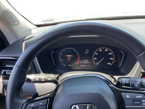 Used 2025 Honda Pilot Touring image 12