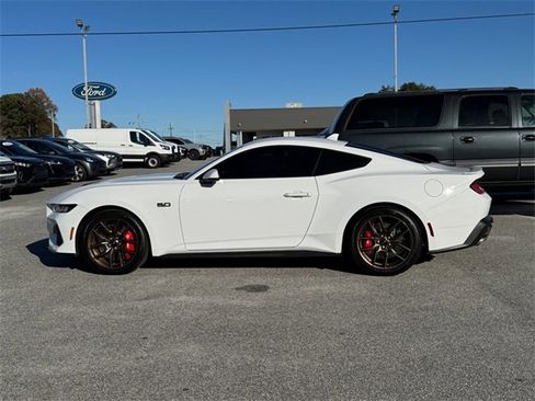 Used 2024 Ford Mustang GT Premium image 6