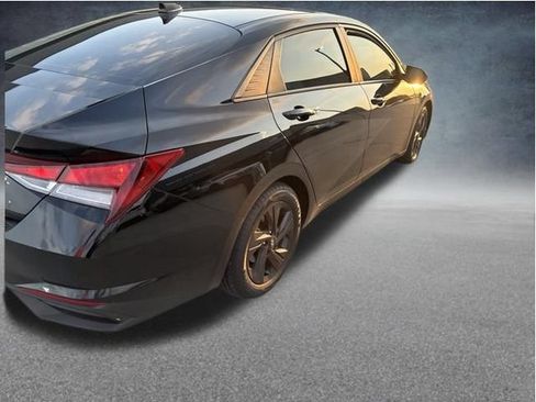 Used 2023 Hyundai Elantra SEL FWD image 8