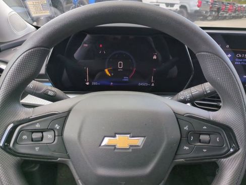 Certified 2025 Chevrolet Trax LT image 29