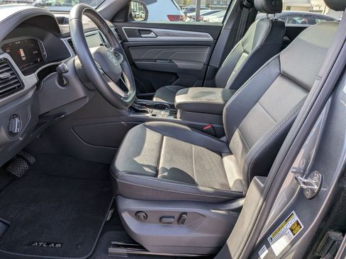 Used 2023 Volkswagen Atlas Cross Sport SE w/ Panoramic Sunroof Package FWD image 14