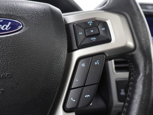 Used 2022 Ford F350 Lariat w/ Black Appearance Package AWD/4WD image 15