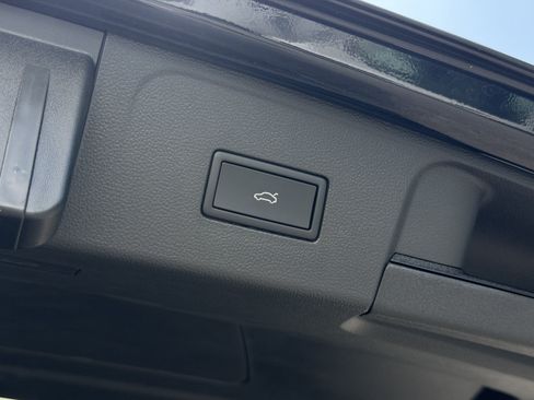 New 2026 Volkswagen Atlas SE FWD image 12