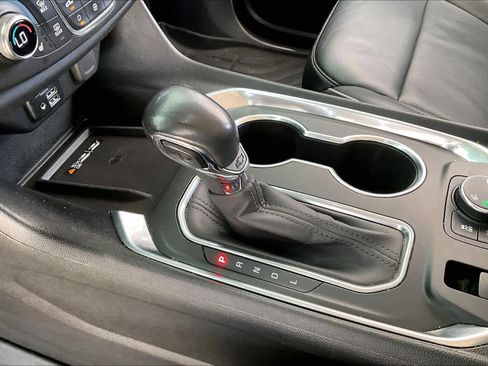 Used 2021 Chevrolet Traverse High Country FWD image 15