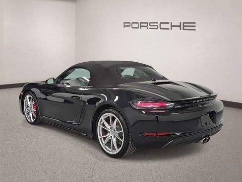Used 2017 Porsche 718 Boxster S RWD image 3