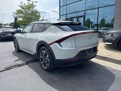 Used 2024 Kia EV6 Light RWD image 3