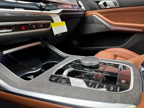 New 2026 BMW X7 xDrive40i w/ M Sport Package image 19