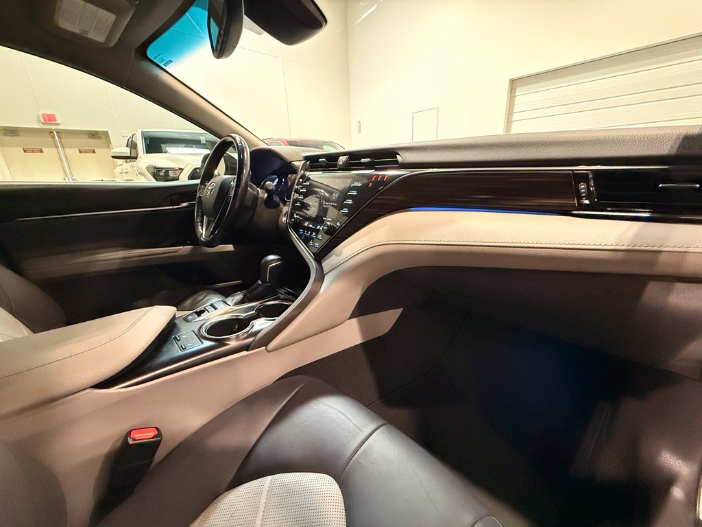 Used 2019 Toyota Camry XLE FWD image 32
