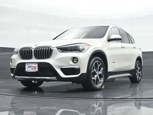 Used 2018 BMW X1 xDrive28i w/ Premium Package image 16