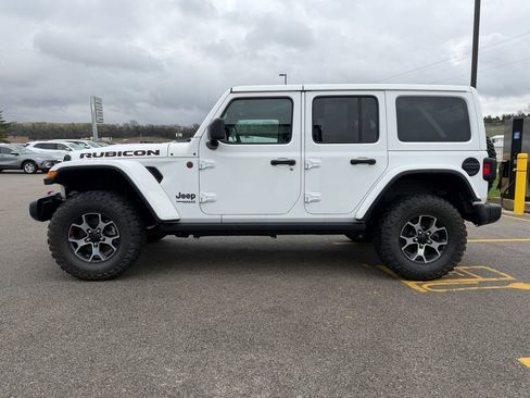 Used 2019 Jeep Wrangler Unlimited Rubicon w/ Dual Top Group AWD/4WD image 11