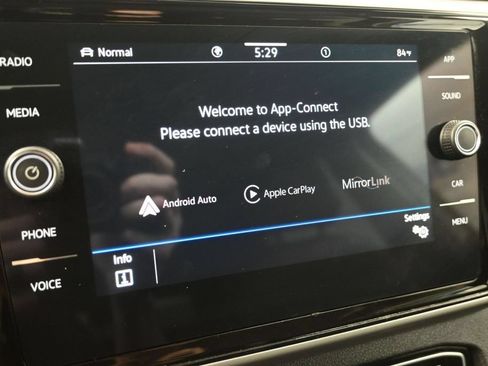 Used 2023 Volkswagen Atlas SE AWD/4WD image 19