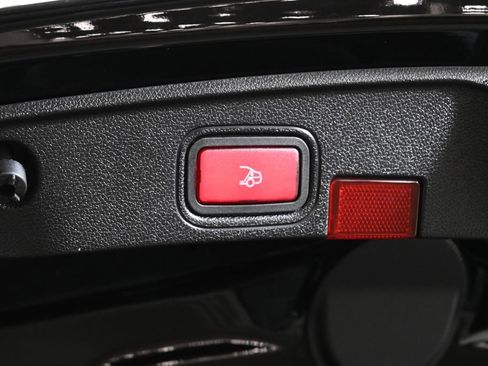 Used 2021 Mercedes-Benz C 43 AMG 4MATIC Cabriolet image 39