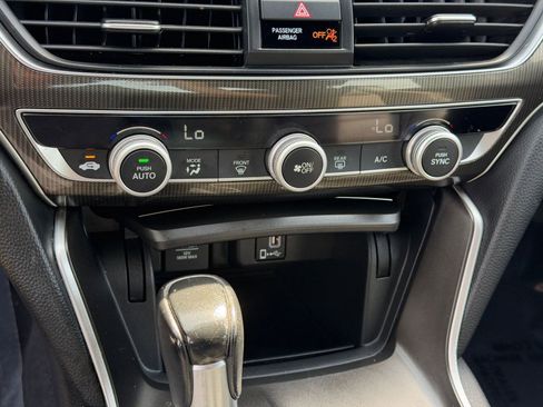 Used 2018 Honda Accord Sport image 16