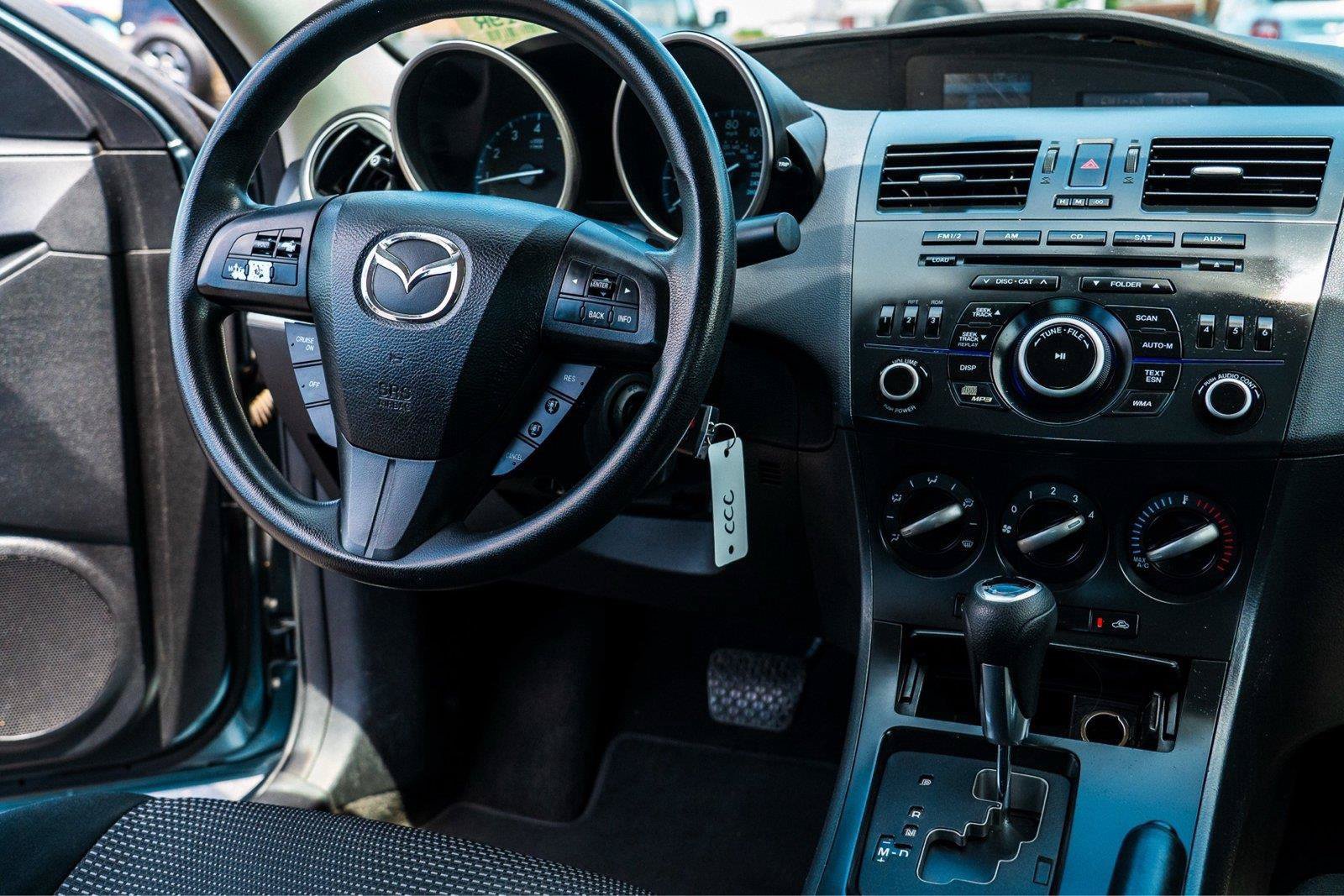 Used 2013 MAZDA MAZDA3 i Sport FWD image 22