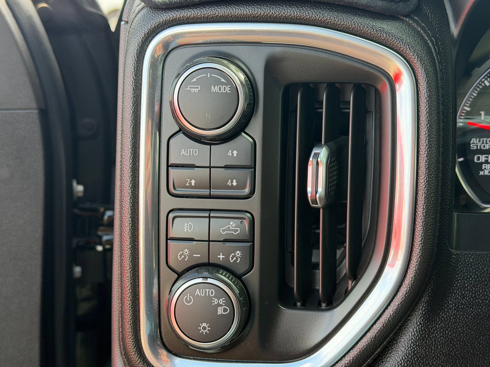 Used 2021 Chevrolet Silverado 1500 RST w/ Z71 Off-Road Package AWD/4WD image 30