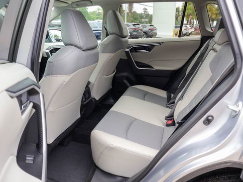 Used 2024 Toyota RAV4 XLE Premium FWD image 10