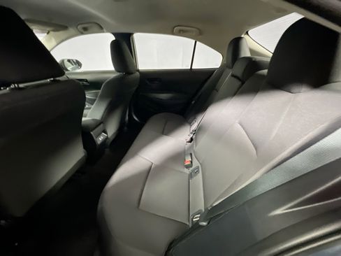 Used 2025 Toyota Corolla LE image 28