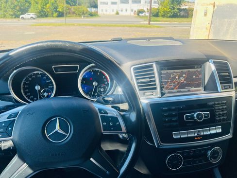 Used 2015 Mercedes-Benz ML 350 4MATIC 4dr ML 350 w/ Premium 1 Package image 35