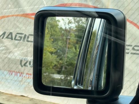 Used 2018 Jeep Wrangler Unlimited Sport S image 34