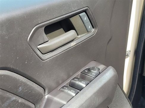 Used 2023 Chevrolet Colorado W/T image 16