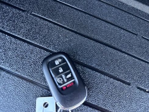 Certified 2025 Honda Pilot TrailSport image 51