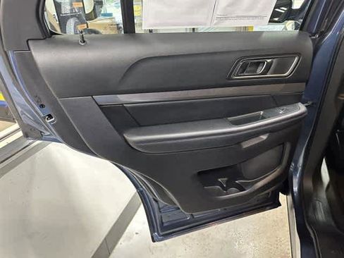 Certified 2018 Ford Explorer XLT image 9