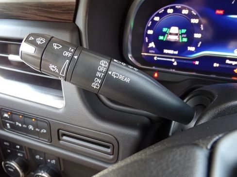Used 2022 Chevrolet Tahoe LT AWD/4WD image 16