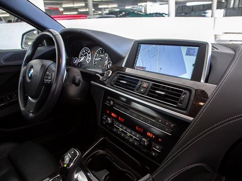 Used 2013 BMW 650i xDrive Convertible image 20