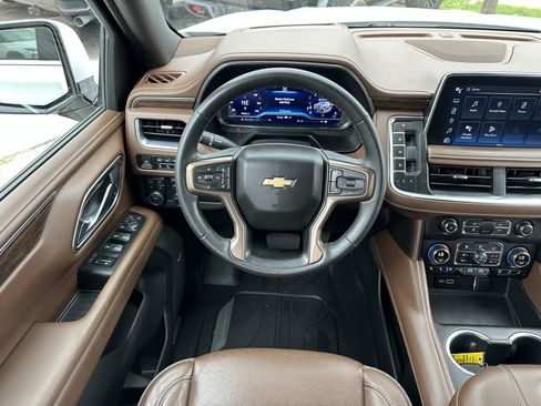 Certified 2023 Chevrolet Suburban High Country w/ Premium Package 2 AWD/4WD image 12