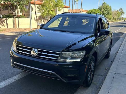 Used 2019 Volkswagen Tiguan SE w/ Panoramic Sunroof Package FWD image 4