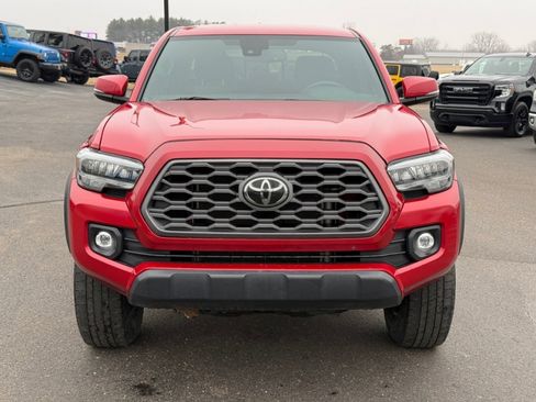 Used 2022 Toyota Tacoma TRD Off-Road image 3