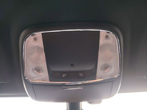 Used 2017 Jeep Grand Cherokee Laredo w/ Quick Order Package 2BE image 6