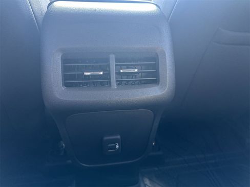 Used 2023 Chevrolet Equinox LS w/ LS Convenience Package image 20