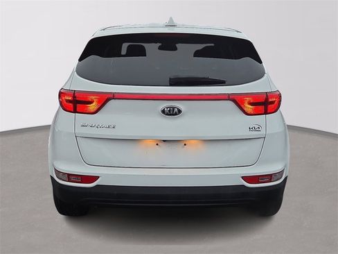 Used 2018 Kia Sportage LX image 5