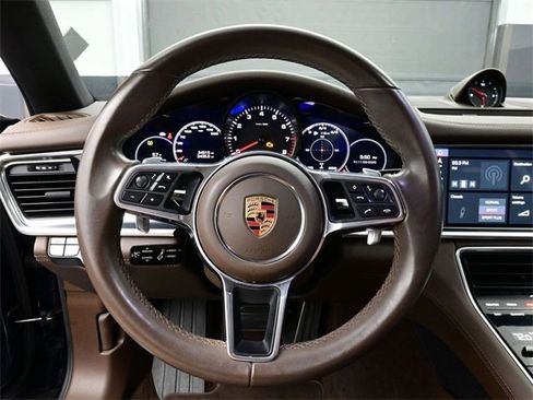 Used 2018 Porsche Panamera 4S image 8