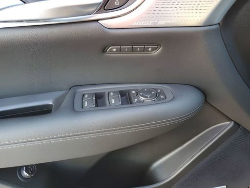 Certified 2025 Cadillac XT5 Sportv w/ Technology Package image 28