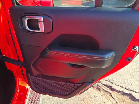 Used 2024 Jeep Wrangler Sahara w/ Technology Group image 9