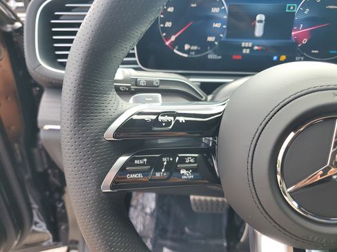 New 2026 Mercedes-Benz GLS 580 4MATIC image 37