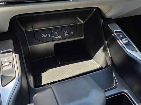 Used 2025 Kia Sorento S w/ Panoramic Sunroof Package FWD image 30