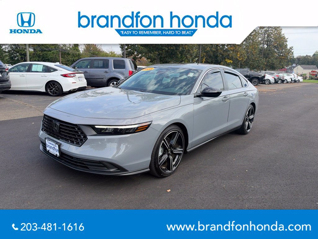 Used 2025 Honda Accord Sport image 3