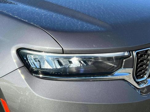 Certified 2023 Jeep Grand Cherokee Laredo w/ Luxury Tech Group I image 9